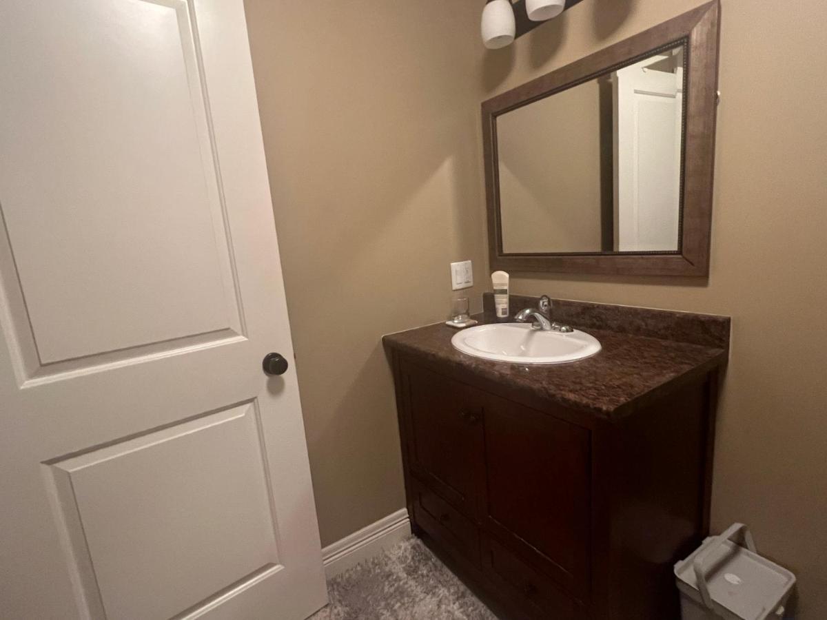 Cozy And Stylish Entire Suite In הליפקס מראה חיצוני תמונה