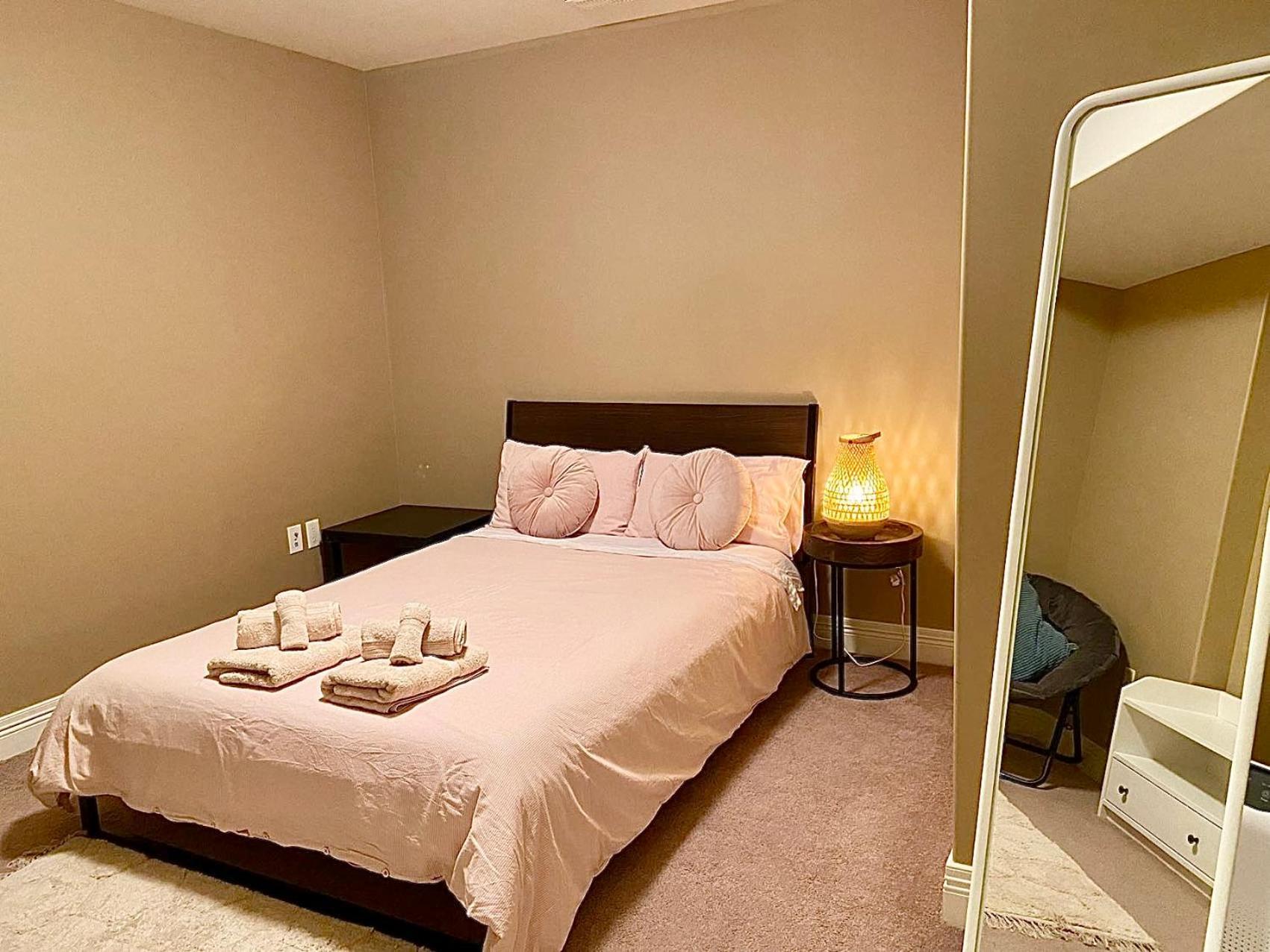 Cozy And Stylish Entire Suite In הליפקס מראה חיצוני תמונה